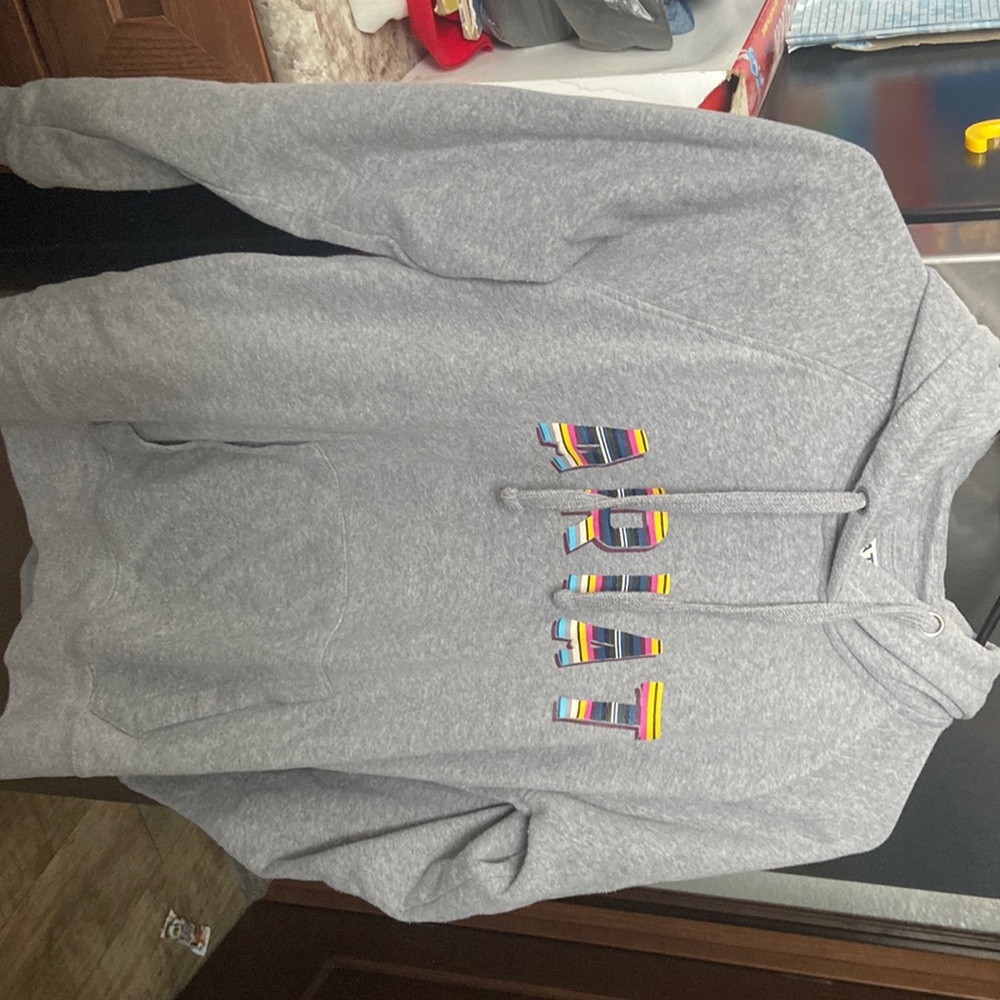 Women’s small ariat hoodie